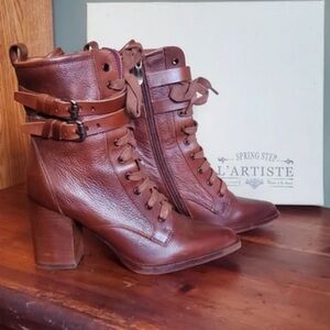 L'ATISTE Brown Lace Up Boots